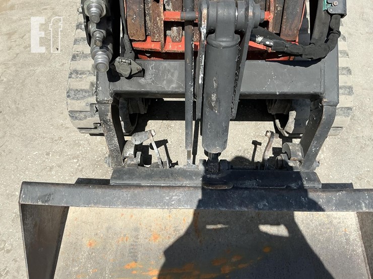 2018-ditch-witch-sk800-image-12