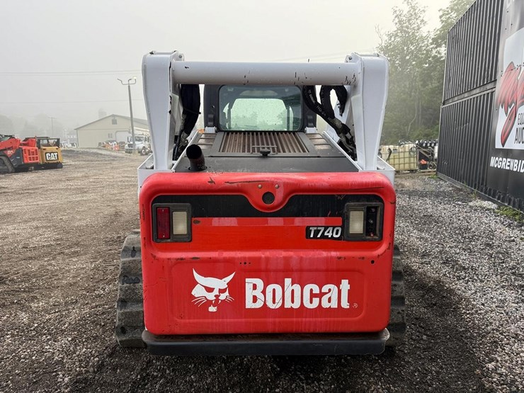 2019-bobcat-t740-image-3