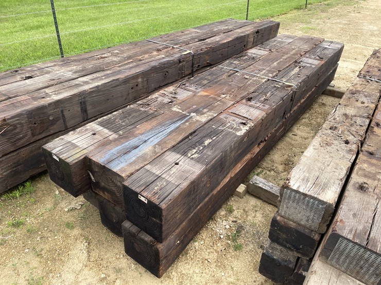 #3443-•-bundle-of-(6)-railroad-ties-image-2