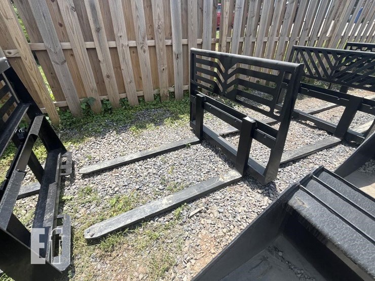 wildcat-48"-pallet-forks-image-1
