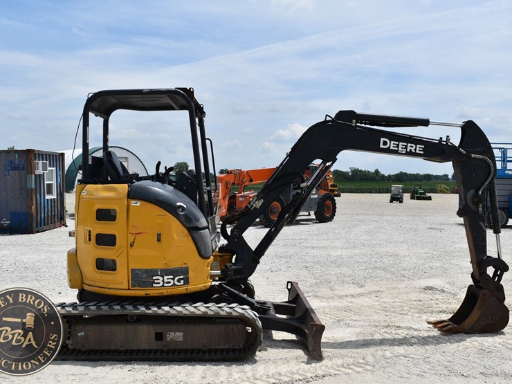 2020-deere-35g-image-6