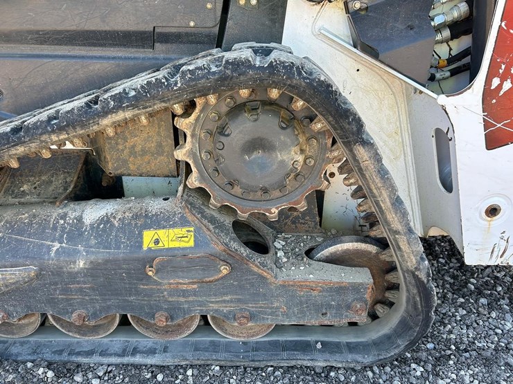2021-bobcat-t64-image-18