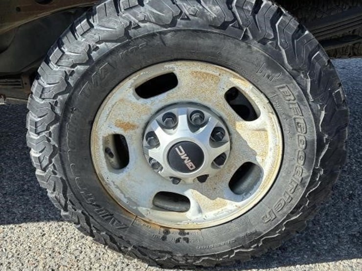 2012-gmc-2500-image-5