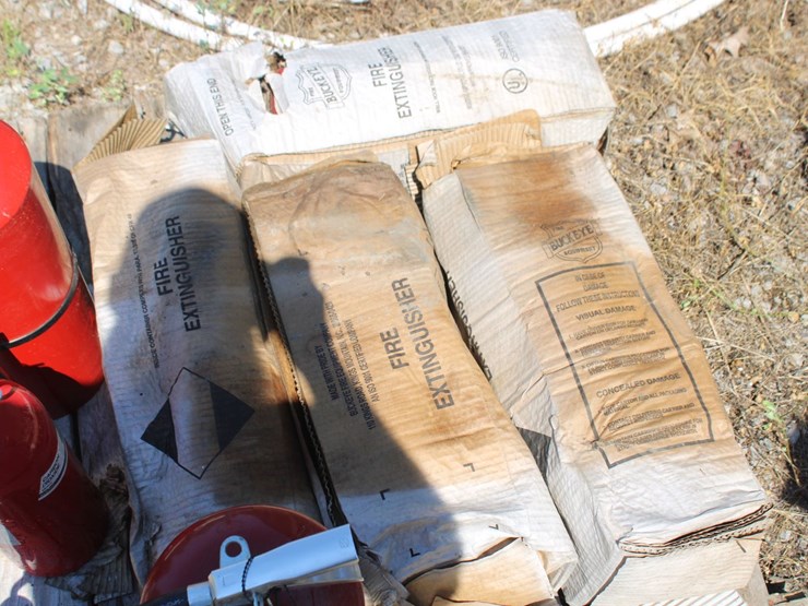 pallet-of-buckeye-&-ansul-sentry-fire-extinguishers-image-2