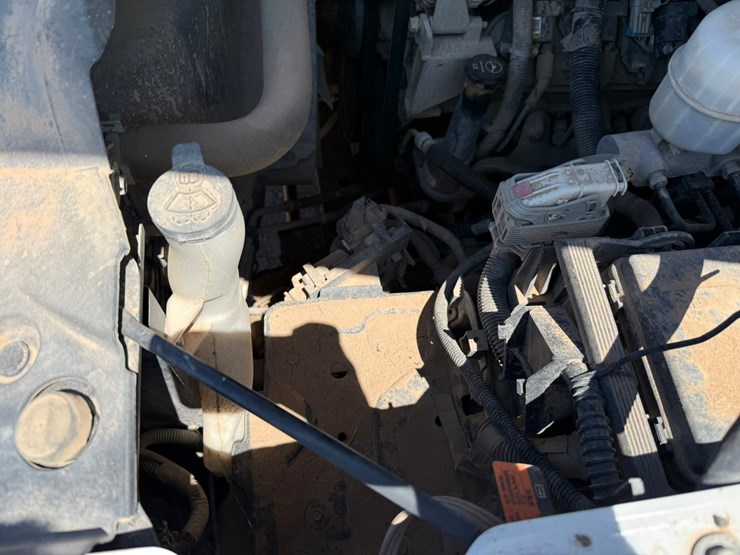 2019-chevrolet-2500hd-image-19