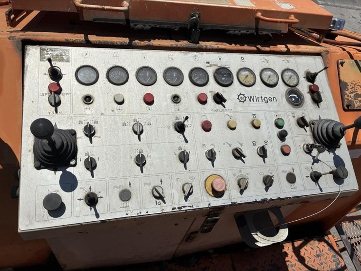 1996-wirtgen-1900dc-image-26