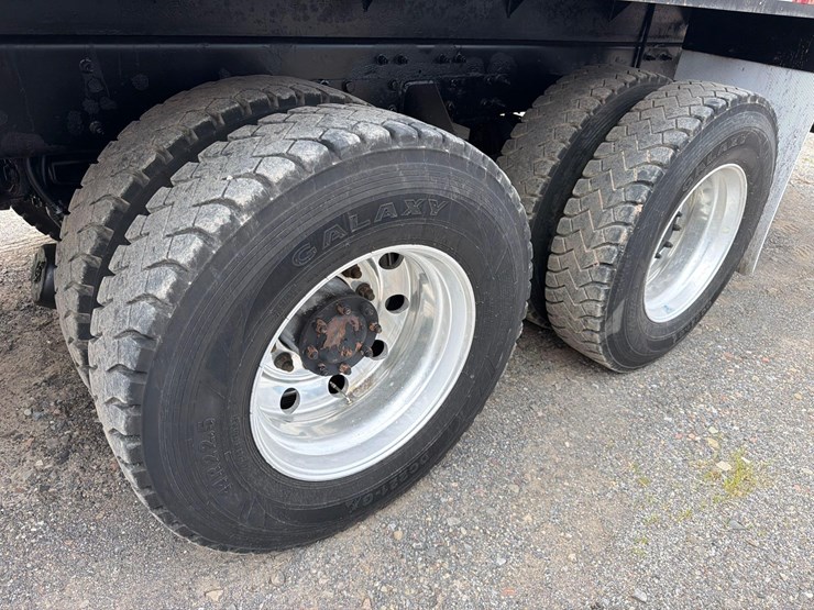 2013-kenworth-t880-image-10