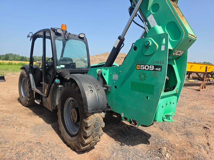 jcb-509-42-image-5