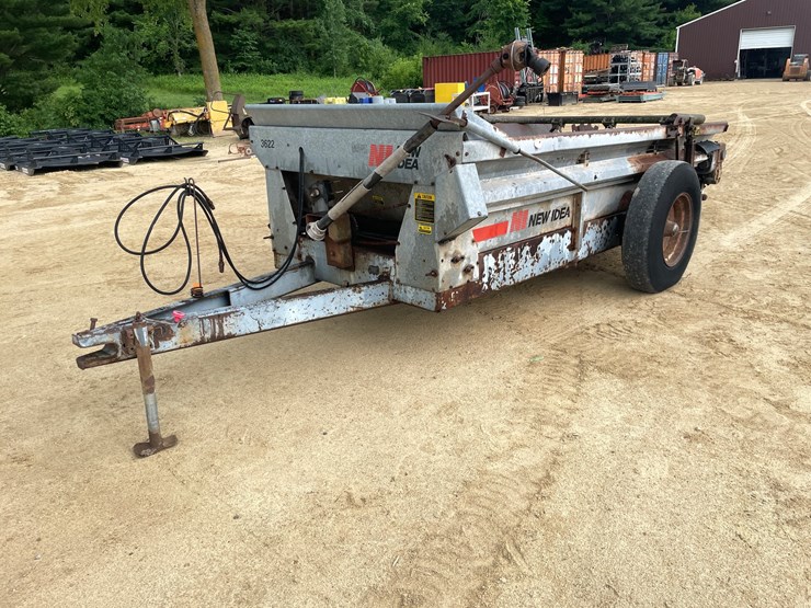 #403-•-new-idea-manure-spreader-image-1
