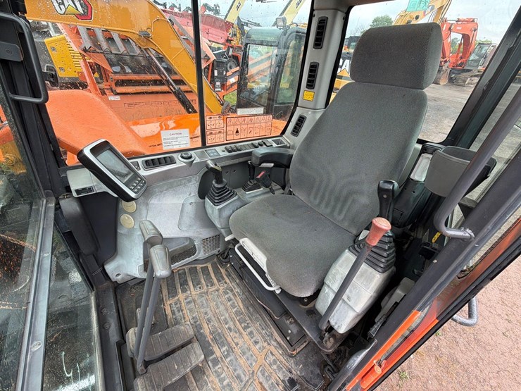 2019-doosan-dx85r-3-image-26