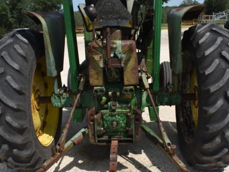 john-deere-3020-image-9