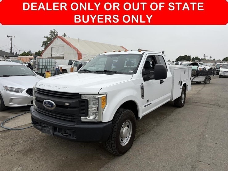 2017-ford-f350-image-1