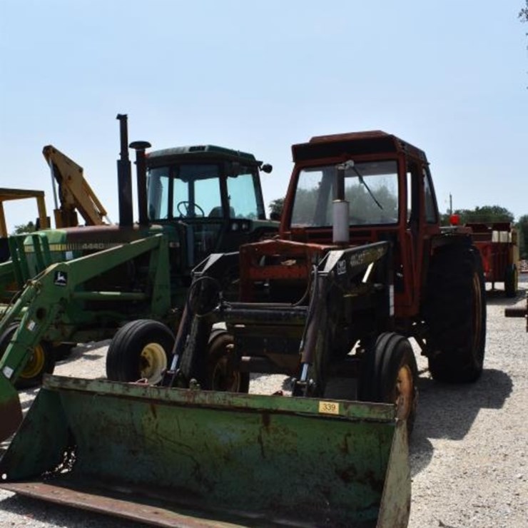 FIAT 8055 TRACTOR W/ LOADER (SERIAL # 307313) (SHOWING APPX 2,355 HOURS, UP
