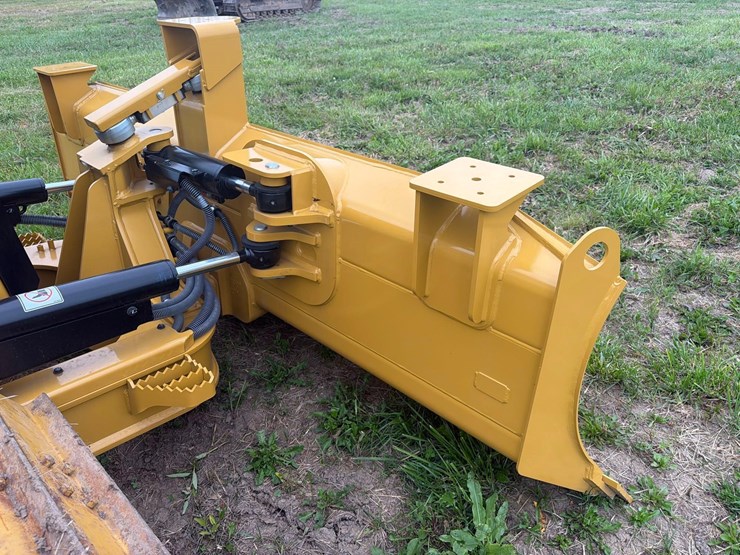 caterpillar-d1-lgp-image-18