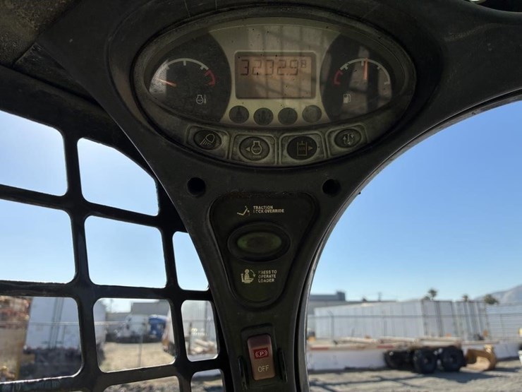 2021-bobcat-s740-image-17