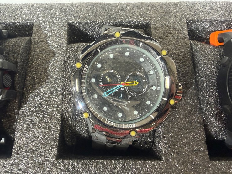 #84576-•-box-of-invicta-watches-image-10