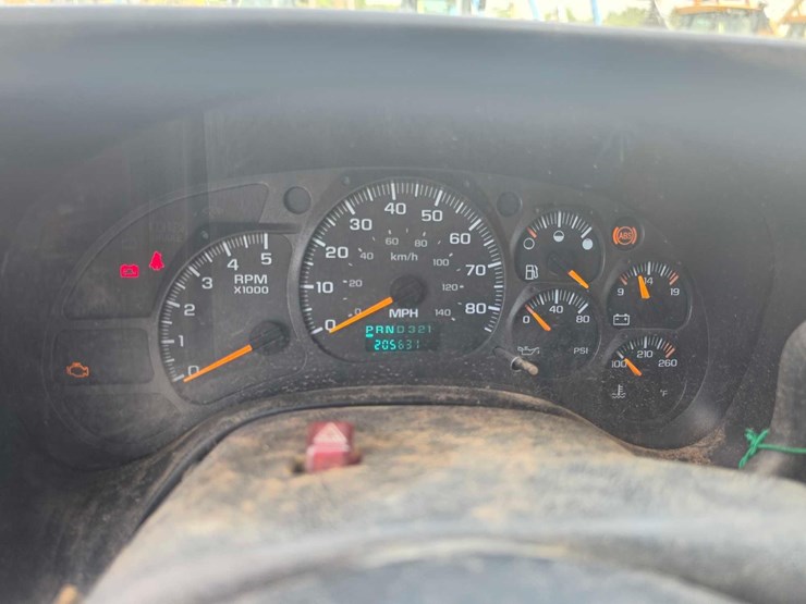 2003-gmc-topkick-c5500-image-17