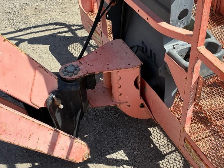 2005-jlg-600aj-image-13