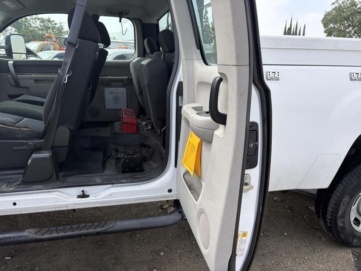 2012-gmc-sierra-2500-image-15
