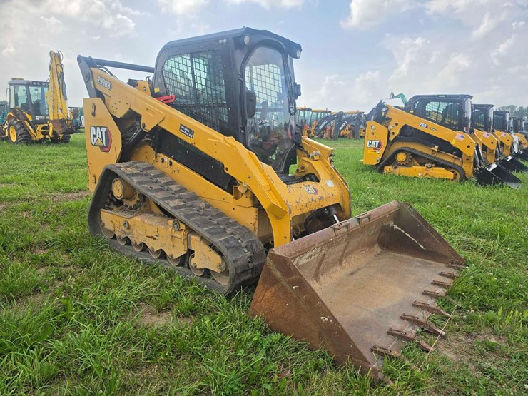 2021-caterpillar-299d3-image-4