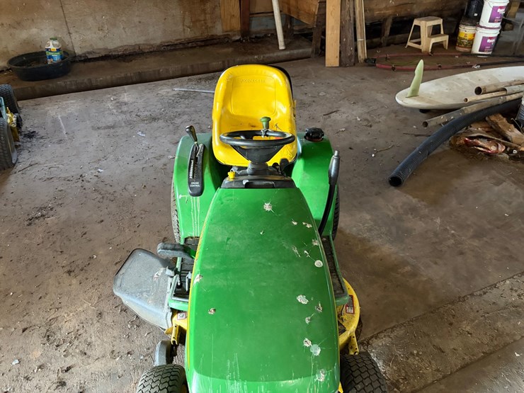 john-deere-235-image-10