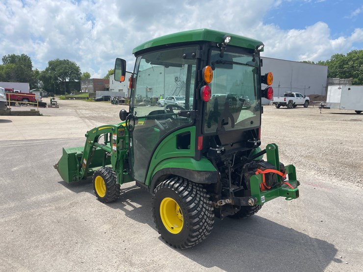 2024-john-deere-1025r-image-7