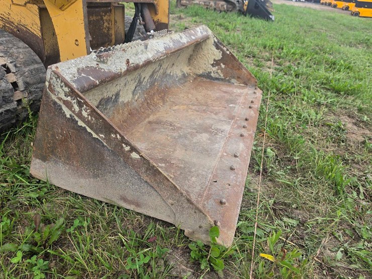 2020-caterpillar-259d3-image-15
