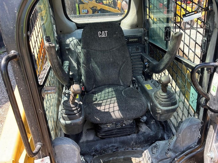 2018-caterpillar-262d-image-19