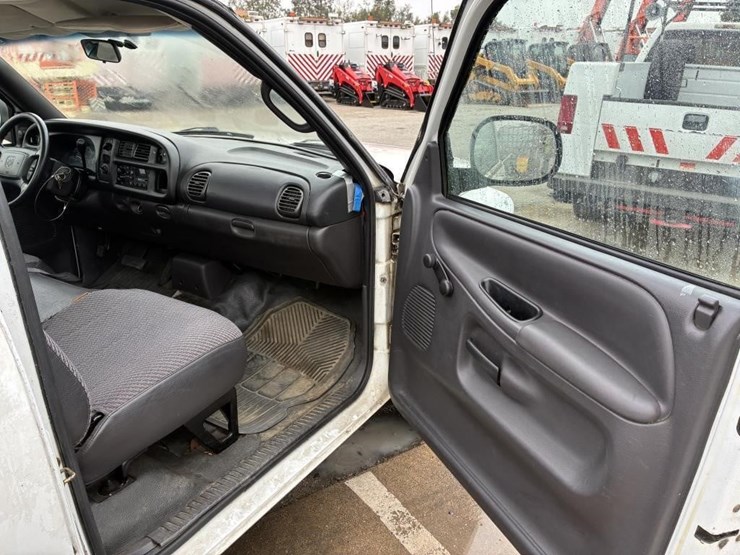 2001-dodge-ram-1500-image-10