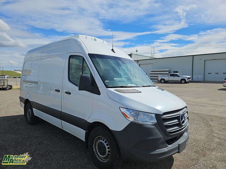 2020-mercedes-benz-sprinter-c240-turbo-diesel-cargo-van-image-2