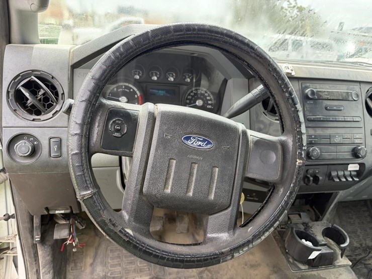 2012-ford-f550-xl-image-12
