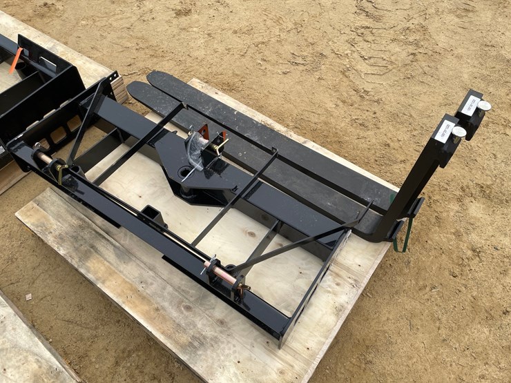 #2009-•-new-wolverine-3-point-tractor-fork-frame-with-forks-image-1