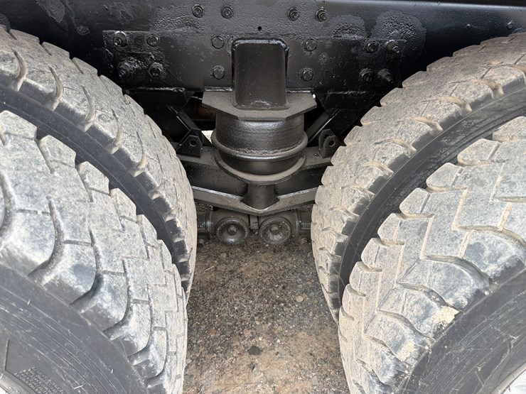 2013-kenworth-t880-image-11