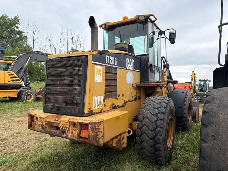 caterpillar-it28-image-6