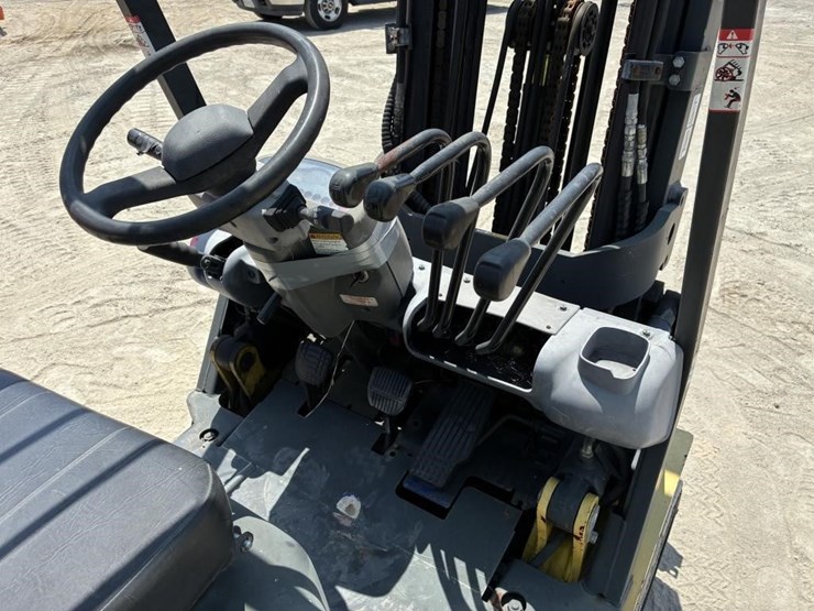 komatsu-fg25st-12-image-15