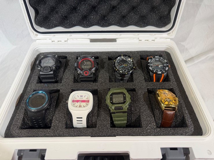 #84576-•-box-of-invicta-watches-image-3