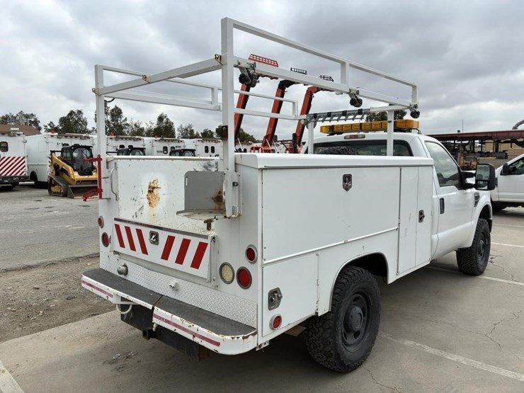 2010-ford-f350-image-3