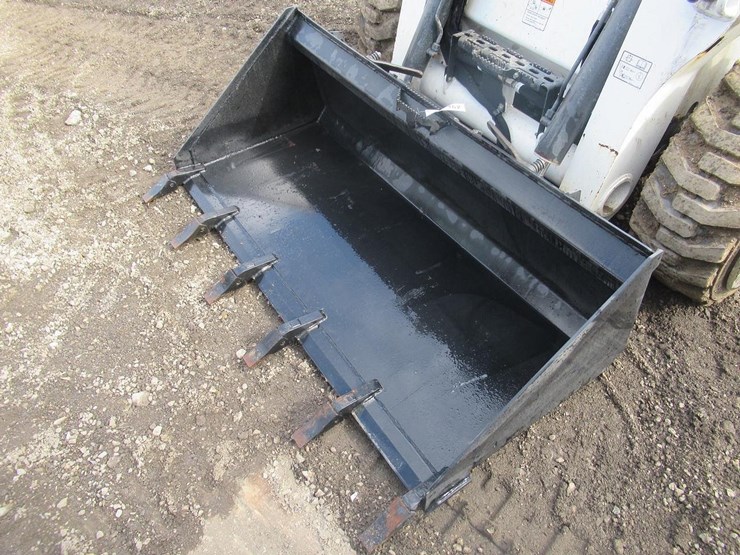 wildcat-68"-skid-steer-tooth-bucket-image-1