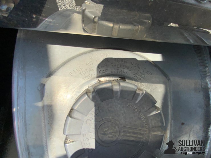 2001-kenworth-t800-image-16