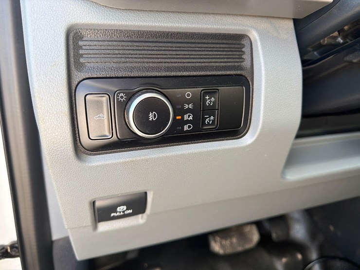 2024-ford-f550-image-21