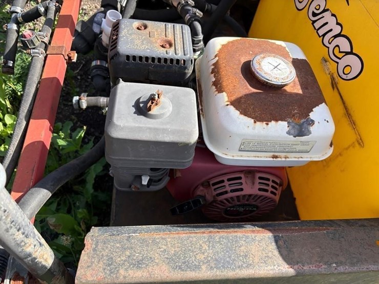 demco-sprayer-w/pump-&-booms-image-7