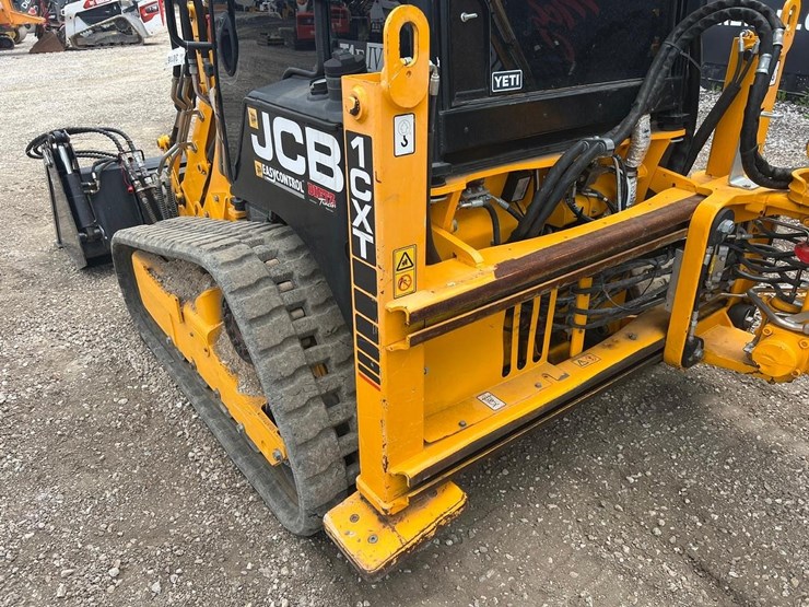 2022-jcb-1cxt-image-14