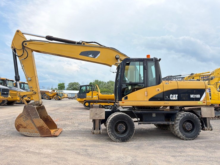 caterpillar-m318d-image-1