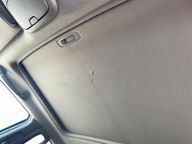 2003-toyota-sequoia-image-97