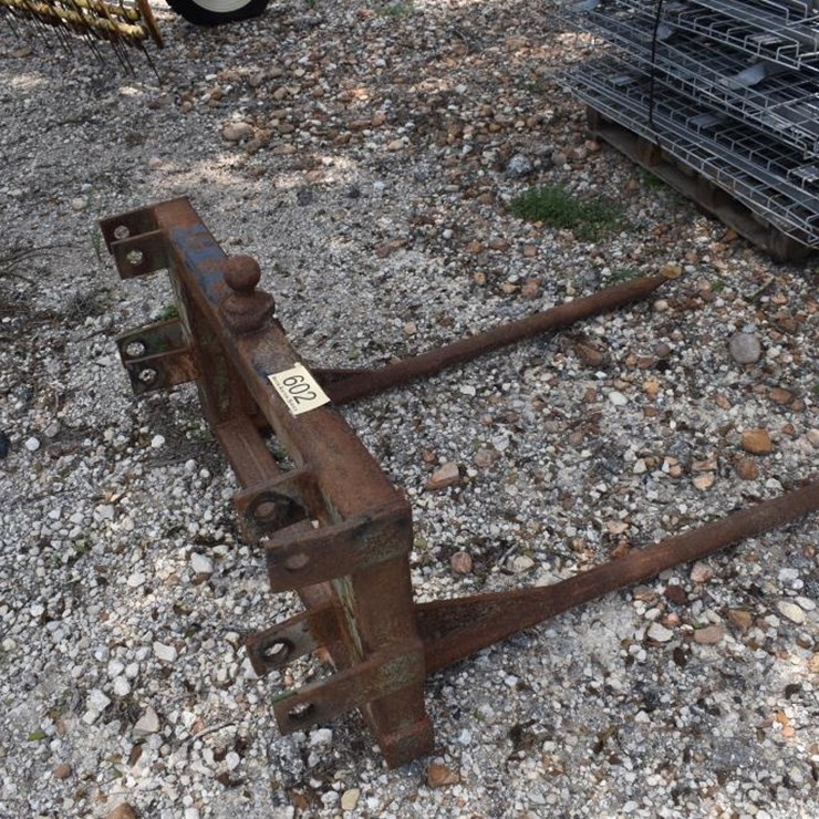LOADER HAY SPEAR