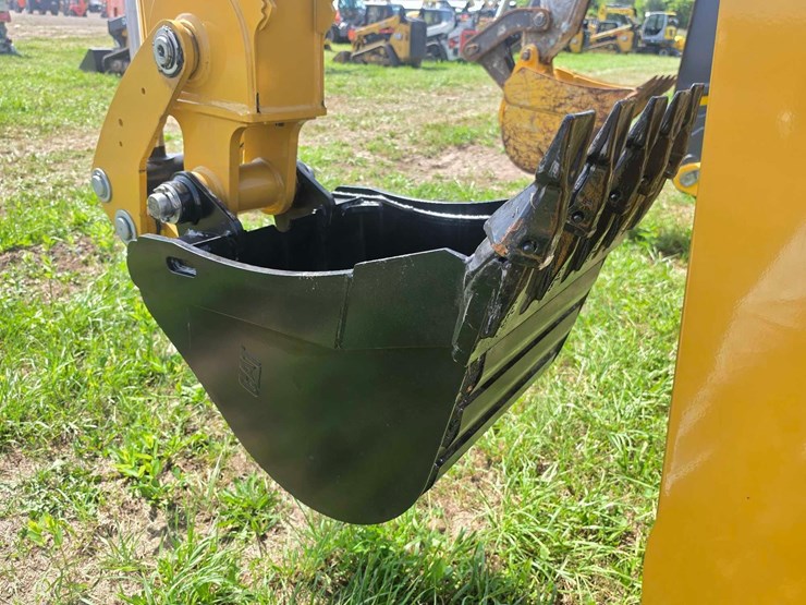 caterpillar-420-xe-image-9