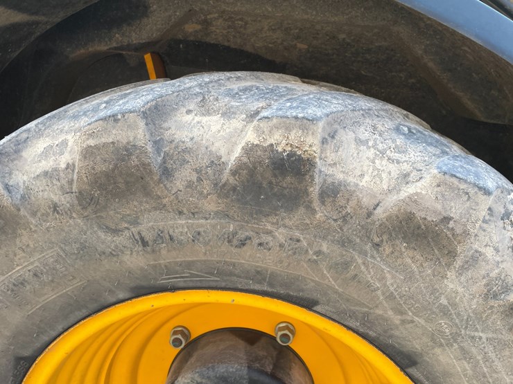 jcb-tm320-image-10