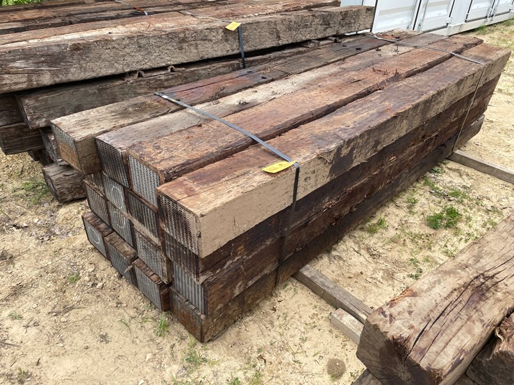 #3452-•-bundle-of-(16)-railroad-ties-image-2