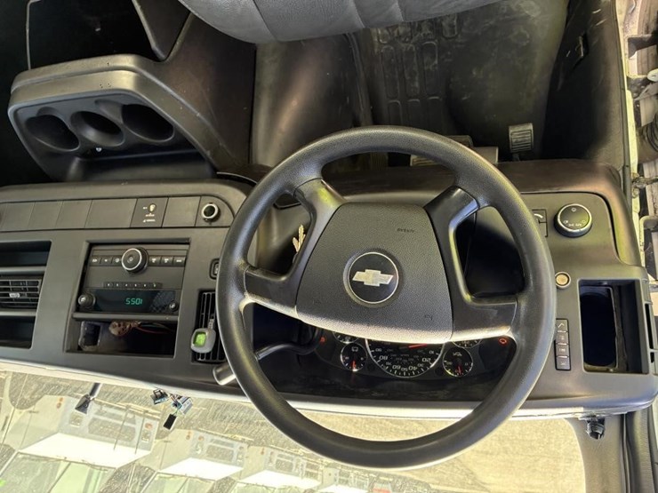 2008-chevrolet-express-3500-image-17