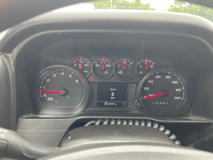 2021-chevrolet-3500-image-41